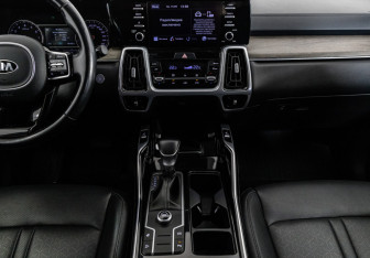 Подержанный автомобиль Kia Sorento 2021 года (16 фото)
