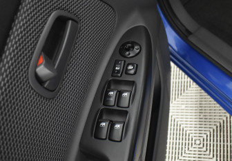 Подержанный автомобиль Kia Rio Hatchback 2010 года (16 фото)