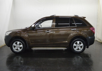 Подержанный автомобиль Lifan X60 2015 года (8 фото)