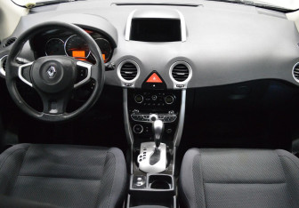 Подержанный автомобиль Renault Koleos 2010 года (14 фото)