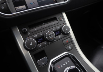 Подержанный автомобиль Land Rover Range Rover Evoque 2015 года (14 фото)
