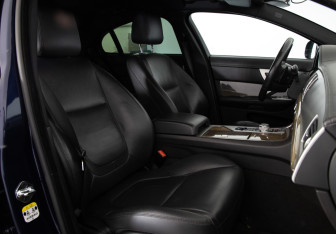 Подержанный автомобиль Jaguar XF Sedan 2014 года (11 фото)