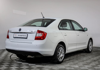 Подержанный автомобиль Skoda Rapid Liftback 2016 года (5 фото)