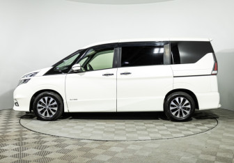 Подержанный автомобиль Nissan Serena Minivan 2019 года (8 фото)