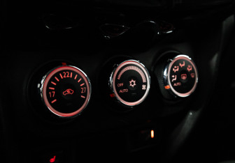 Подержанный автомобиль Mitsubishi ASX 2014 года (16 фото)