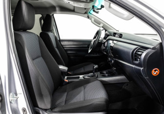 Подержанный автомобиль Toyota Hilux 2022 года (19 фото)