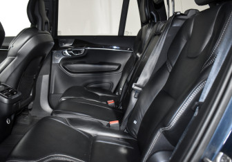 Подержанный автомобиль Volvo XC90 2017 года (13 фото)