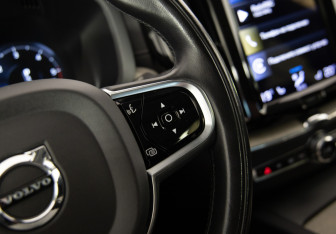 Подержанный автомобиль Volvo XC60 2021 года (23 фото)