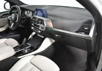 Подержанный автомобиль BMW X4 2020 года (12 фото)