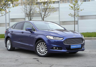 Подержанный автомобиль Ford Mondeo Sedan 2015 года (10 фото)