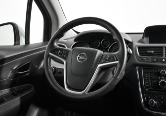 Подержанный автомобиль Opel Mokka 2013 года (15 фото)