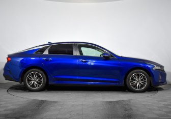 Подержанный автомобиль Kia K5 2021 года (4 фото)