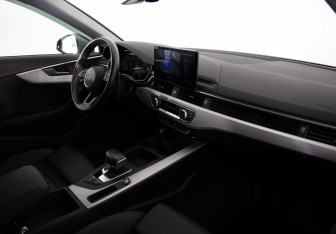 Подержанный автомобиль Audi A4 Sedan 2021 года (11 фото)
