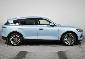 Подержанный автомобиль Voyah Free 2022 года (4 фото)