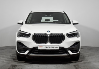 Подержанный автомобиль BMW X1 2021 года (2 фото)