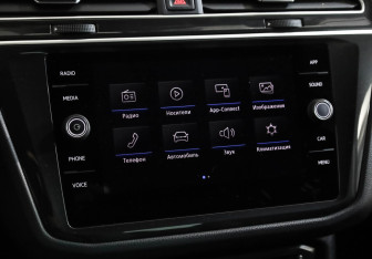 Подержанный автомобиль Volkswagen Tiguan 2019 года (15 фото)