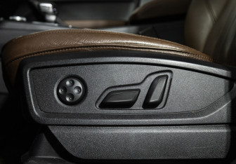 Подержанный автомобиль Audi Q5 2017 года (16 фото)