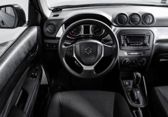 Подержанный автомобиль Suzuki Vitara 2018 года (10 фото)