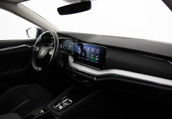 Подержанный автомобиль Skoda Octavia Liftback 2022 года (11 фото)