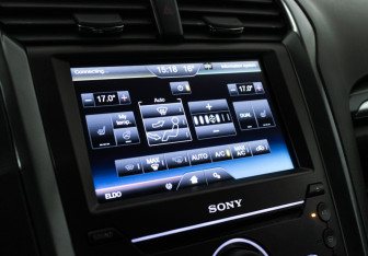 Подержанный автомобиль Ford Mondeo Sedan 2016 года (16 фото)