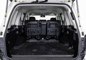 Подержанный автомобиль Toyota Land Cruiser Suv 2014 года (29 фото)