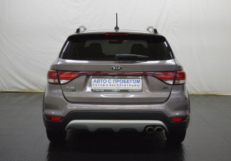 Подержанный автомобиль Kia Rio Hatchback 2018 года (6 фото)