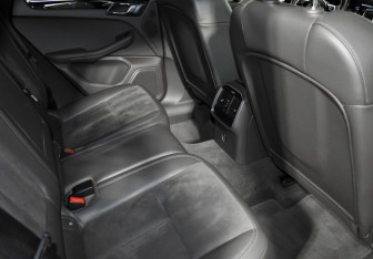 Подержанный автомобиль Porsche Macan 2017 года (14 фото)