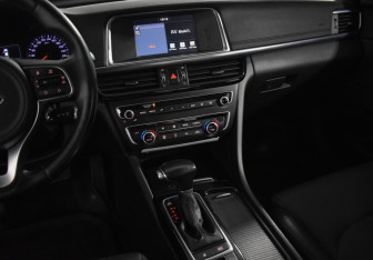 Подержанный автомобиль Kia Optima Sedan 2017 года (20 фото)