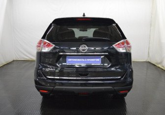 Подержанный автомобиль Nissan X-Trail 2017 года (6 фото)