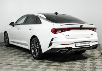 Подержанный автомобиль Kia K5 2020 года (7 фото)