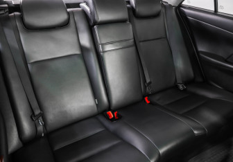 Подержанный автомобиль Toyota Camry Sedan 2013 года (29 фото)