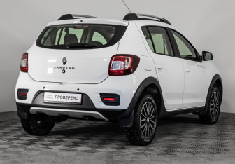 Подержанный автомобиль Renault Sandero 2020 года (5 фото)