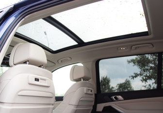 Подержанный автомобиль BMW X7 2019 года (16 фото)
