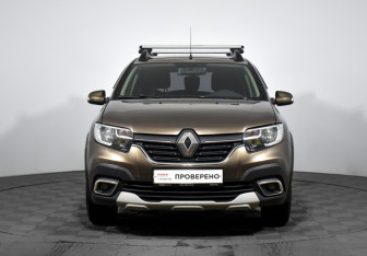 Подержанный автомобиль Renault Sandero 2018 года (2 фото)