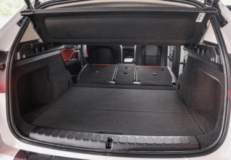 Подержанный автомобиль BMW X1 2024 года (35 фото)