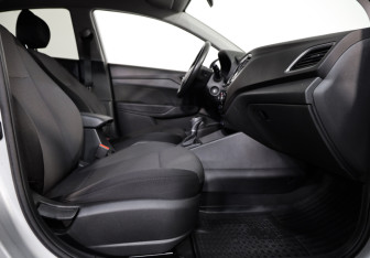 Подержанный автомобиль Hyundai Solaris Sedan 2017 года (20 фото)