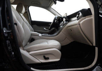 Подержанный автомобиль Mercedes-Benz GLC Coupe 2020 года (25 фото)