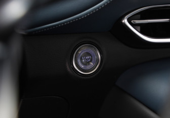 Подержанный автомобиль Voyah Free 2022 года (21 фото)