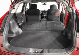 Подержанный автомобиль Nissan Juke 2012 года (24 фото)