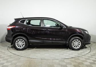 Подержанный автомобиль Nissan Qashqai 2014 года (4 фото)