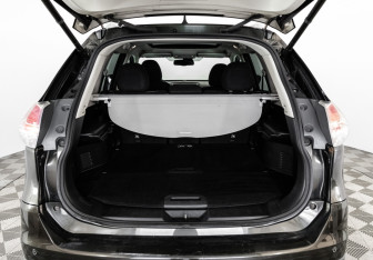 Подержанный автомобиль Nissan X-Trail 2015 года (25 фото)