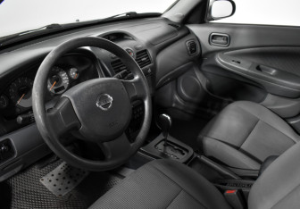 Подержанный автомобиль Nissan Almera Classic 2007 года (9 фото)