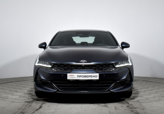 Подержанный автомобиль Kia K5 2021 года (2 фото)