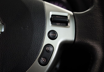 Подержанный автомобиль Nissan Qashqai 2012 года (11 фото)