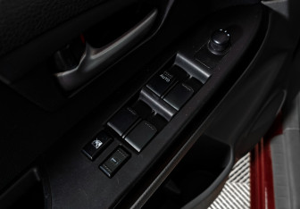 Подержанный автомобиль Suzuki SX4 Hatchback 2006 года (10 фото)