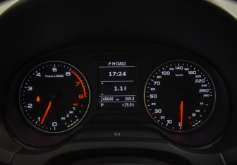 Подержанный автомобиль Audi A3 Sedan 2015 года (18 фото)