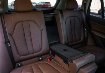 Подержанный автомобиль BMW X5 2021 года (28 фото)