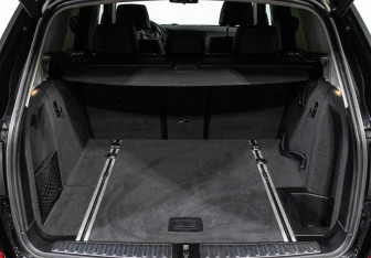 Подержанный автомобиль BMW X3 2012 года (24 фото)