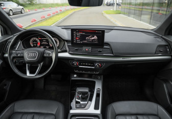 Подержанный автомобиль Audi Q5 2021 года (14 фото)