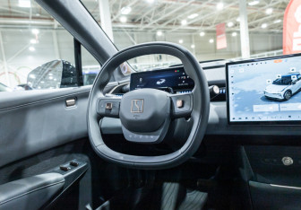 Подержанный автомобиль Zeekr X 2023 года (16 фото)